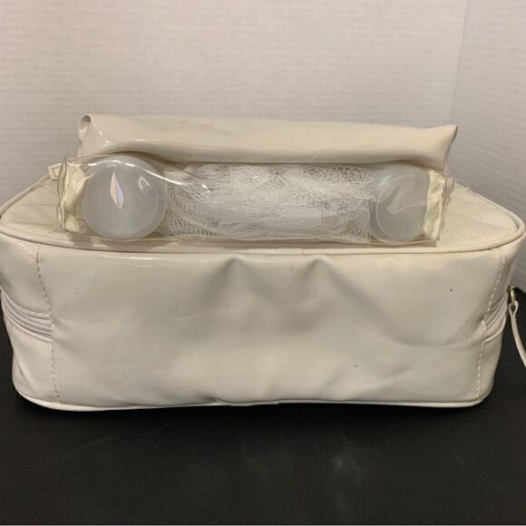 Modella off-White Quilted Weekender Travel Bags Toiletry and Makeup Bags Set - Picture 3 of 9